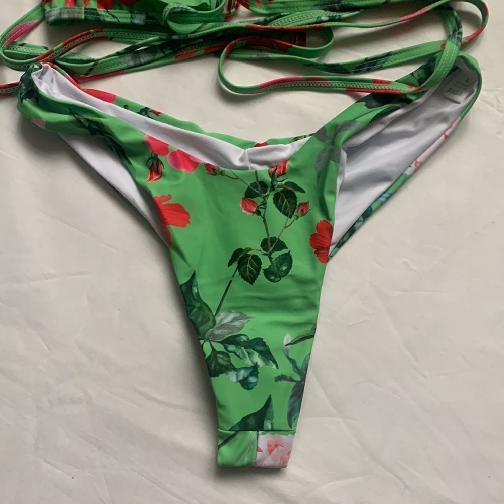 ⭐️FLORAL Ruffle Triangle High Cut Bikini Swimsuit⭐️ - Picture 3 of 6
